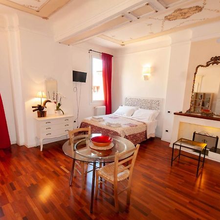 Porta Antica Apartment Bologna Bagian luar foto
